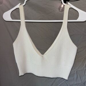 White knitted tank top